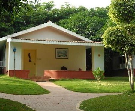 Pragati Resorts Kundakal Buitenkant foto