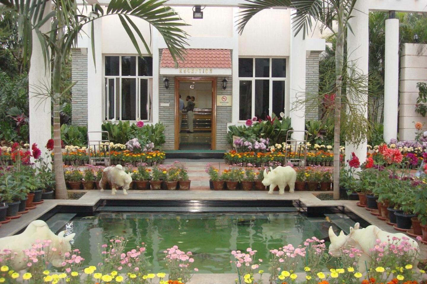 Pragati Resorts Kundakal Buitenkant foto